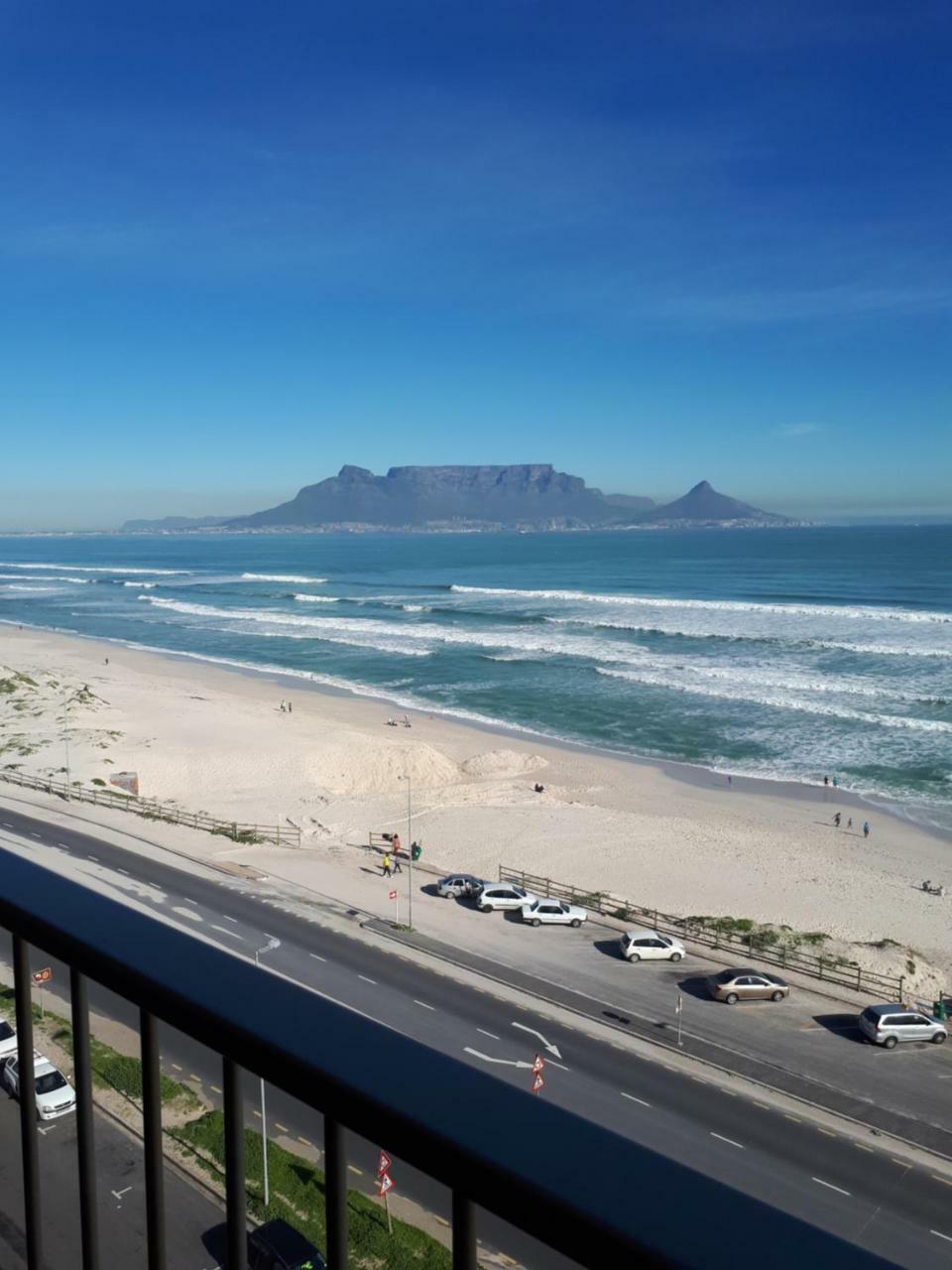 Blouberg Beachfront Apartment Bloubergstrand Exteriér fotografie